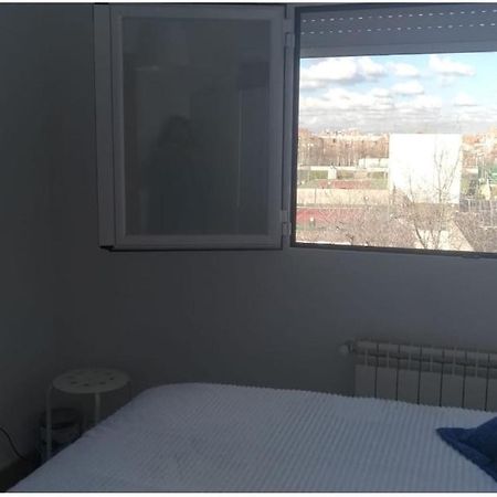 Amplia Habitacion En Vivienda Duplex Madrid Eksteriør billede