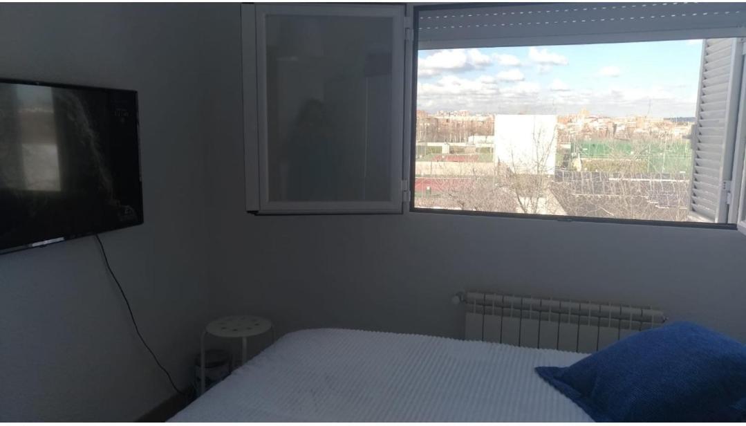 Amplia Habitacion En Vivienda Duplex Madrid Eksteriør billede